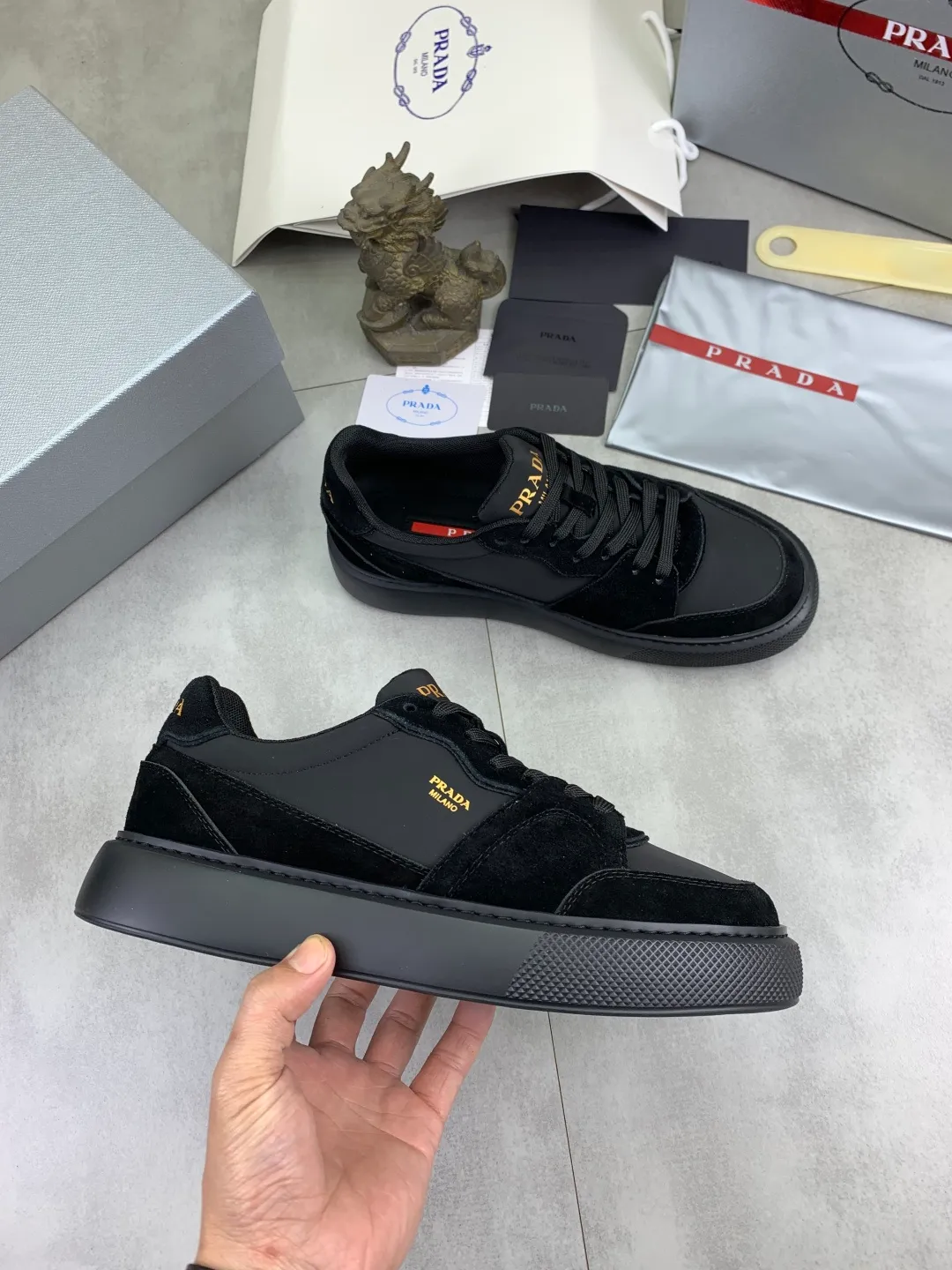 Men's men's shoes P560 💰【New style】Top quality, new popular models on the official website, which will never go out of style for a century, 🆘 The trendy brand (Prada) mainly promotes popular models, avant-garde and versatile fashionable men's shoes, privately molded, with cowhide splicing and 1:1 oil edge treatment... fashionable and simple, original imported cowhide with python skin, cowhide leather lining for feet; the atmosphere and personality are more fashionable, eye-catching and pursuing class. It will subvert the old idea and be a must-have for fashionistas who want to spend time with you! Must keep it! High-end comfortable and low-cost, high-end quality workmanship. Size: 38-45 4️⃣ colors available. full package